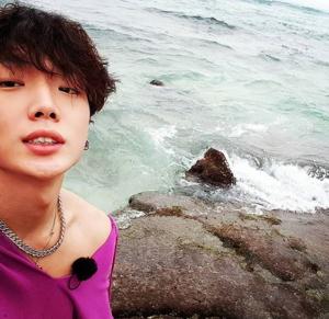 ‘오늘 컴백’ 아이콘(iKON) 바비, 바닷가에서 찍은 사진 한컷…‘멋져’