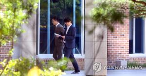 [종합]‘드루킹’ 허익범 특검, ‘소환 초읽기’ 김경수 지사 집무실·관사·국회사무처 하드디스크 등 압수수색…댓글조작 연루 정황 포착