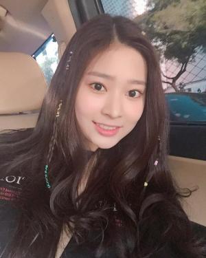 ‘프로듀스48’ 얼반웍스 김민주, ‘애잔한 개구리’의 빛나는 미모