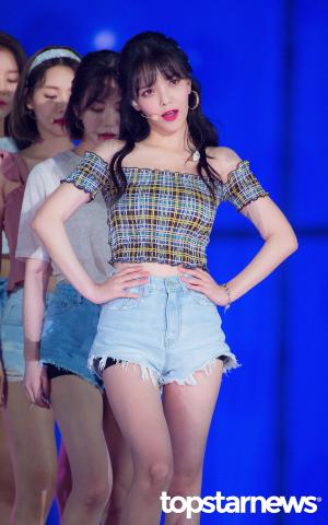 [HD포토] 에이오에이(AOA) 지민, ‘개미허리 드러나는 패션’ (2018코리아뮤직페스티벌)