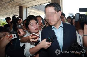 삼성 노조와해 의혹 수사…옛 삼성 미래전략실 부사장 소환