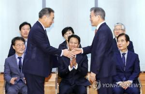 ‘농가 폭염 피해 심각’ 문 대통령, “수급 이상은 소비자 물가 부담으로 돌아간다”