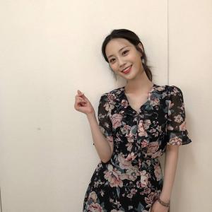 ‘미식클럽’ 허영지, 도쿄서 남다른 미모 뽐내…‘하현우가 반할 꽃미소’