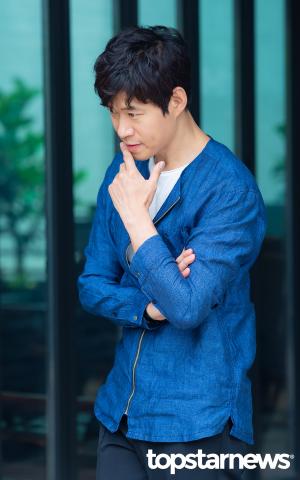 [HD포토] 유준상, ‘오늘 점심 뭐 먹었더라,,,’