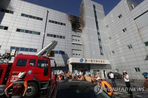 인천 남동공단 전자제품 공장 화재...2명 사망-6명 중상 ‘현재 진압중’