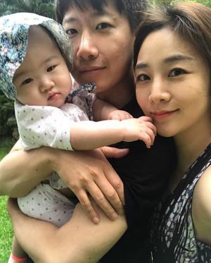 조우종♥정다은 아나운서, 딸 아윤이와 함께 가족 셀카…‘행복한 가정’