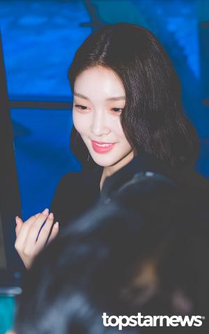 [HD포토] 청하(CHUNGHA), ‘가까이서 보면 더 꿀피부’