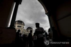 이슬람사원 소음 항의가 신성모독?…인니 법원 황당판결