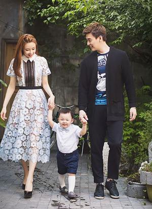 지연수♥일라이, 아들 민수와 행복한 가족 사진…“내 아들이라 고마워”