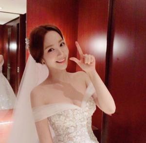 ‘김비서가 왜그럴까’ 박민영, 빛나는 웨딩 드레스 자태…‘다시보니 넘 아름다워’