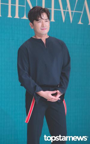 [HD포토] 신화(SHINHWA) 이민우, ‘자기주장이 강한 멋짐’ (HEART)