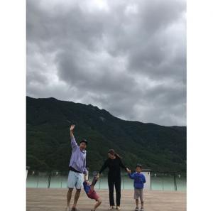 이휘재♡문정원 부부, 행복한 일상 공개…“가족사진”