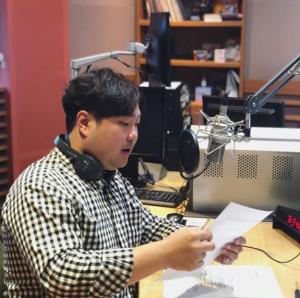 ‘스폐셜DJ’ 유재환, 휴가 간 김제동 빈자리는 메운 ‘재디’…이목 집중