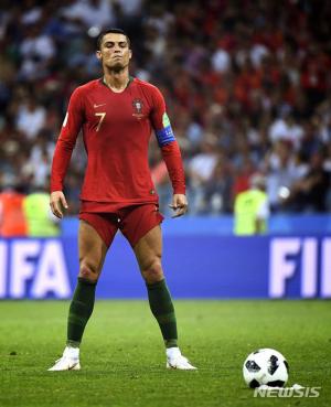 FIFA, 올해의 선수 최종 3인 발표…‘호날두 포함-메시 탈락’