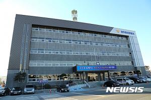 [충격사건] 빌린 돈 갚으려 성관계 유도하고 협박해 2억원 갈취한 부부 체포