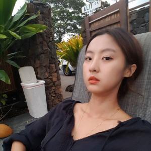 ‘김부선 딸’ 이미소, ‘해외 도피’ 전 SNS 보니…‘여유로운 일상’