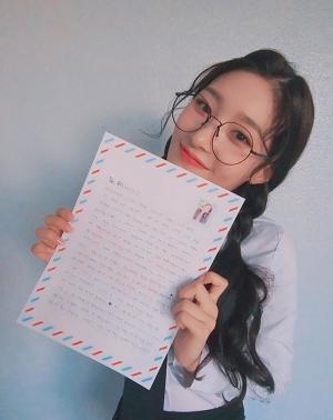 다이아(DIA) 정채연, 해리포터 안경도 품절 예상…팬들에게 “고맙고 사랑해”