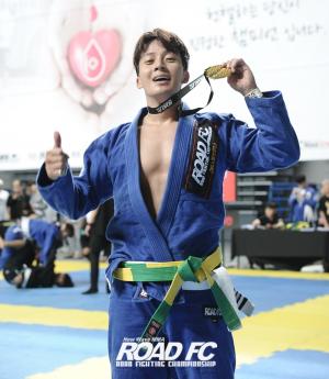 허경환, ROAD FC 주짓수 대회 우승…다음 상대는 윤형빈과 이승윤?