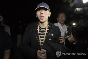 지코(ZICO), 만찬장서 ‘아티스트’ 손 위로 호응 ‘놀라움’…“백두산 천지 보고 왔는게 믿기지 않아”