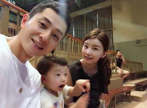 안현수, 아내-딸과 함께한 일상…단란한 세 가족