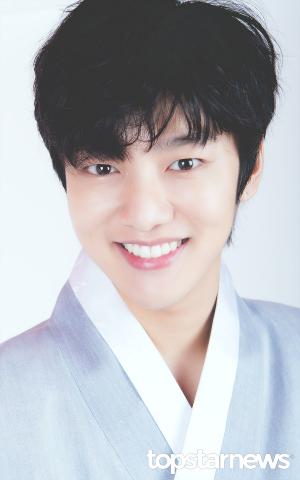 [HD포토] 크로스진(Cross Gene) 신원호, ‘이 세상 비주얼이 아니다’ (한복인터뷰)