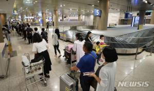 내년 6월부터 인천공항 입국장 면세점 도입→일자리 창출 순기능 기대…‘형평성 문제’ 목소리도