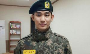 ‘은밀하게 위대하게’ 김수현의 군복무 사진 보니...‘영화의 한 장면?’