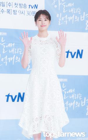 [HD포토] 정소민, ‘러블리 손인사’ (일억별)