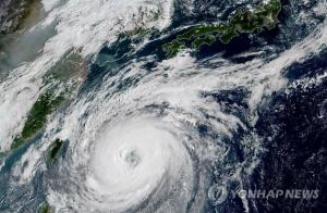 24호 태풍 짜미, 일본 상륙…간사이 공항-유니버셜 스튜디오 폐쇄