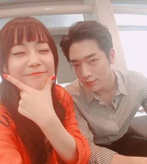 ‘하현우♥’ 허영지, 서강준과 남다른 친분…“얼굴막써도 역시”