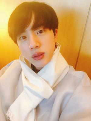 방탄소년단(BTS) 진, “추석에 야무지게 송편 잘 빚을 거 같은 스타” 1위 등극...‘요리까지 잘하는 월드와이드핸섬’