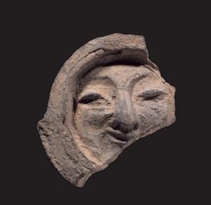‘신라의 미소’ 경주 얼굴무늬 수막새, 보물로 지정…‘손으로 빚은 보물’