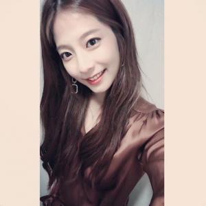 ‘복면가왕 케이크소녀’ 주니엘(JUNIEL), 붙임머리 하고 더 예뻐진 근황 공개