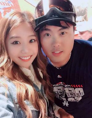 MLB 류현진, 아내 배지현 아나운서와 소확행 누리는 근황…‘갈수록 닮아가는 두사람’