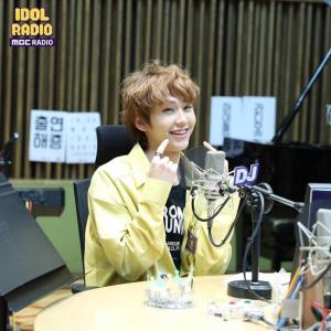‘아이돌 라디오’, DJ 정일훈부터 게스트 아이콘-이달의 소녀까지…8일부터 매일 밤 9시 브이라이브 선공개