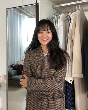 ‘김무열 ♥’ 윤승아, 가을 패션에도 상큼함 가득 ‘시선 집중’