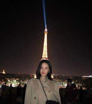 ‘마성의 기쁨’ 이주연, 에펠탑 앞에서 한 컷…“파리의 밤”