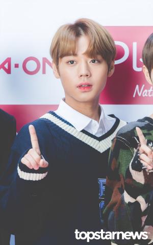 [HD포토] 워너원(Wanna One) 박지훈, ‘꽃미모 뽐내며’