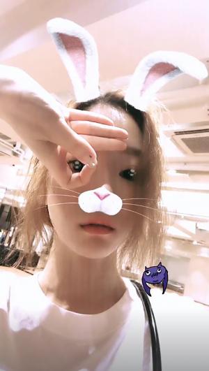 ‘소녀포레스트’ 소녀시대(SNSD) 태연, 연습실에서 SNS로 근황 전해…토끼 귀 장착