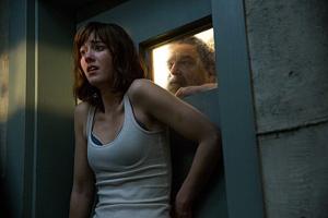 영화 ‘클로버필드 10번지’, 밀실에 갇힌 미셸…문 밖의 진실 뭐길래?