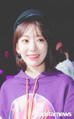 [HD포토] 아이즈원(IZONE) 미야와키 사쿠라(みやわきさくら/宮脇咲良), ‘벚꽃빛깔 연분홍피부’ (2019S/S헤라서울패션위크)