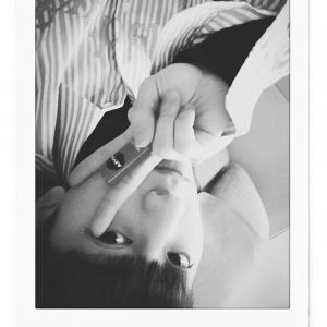 아이콘(iKON) 송윤형, 호주 아이코닉 “조금만 기다려”…‘멍뭉美’ 발산