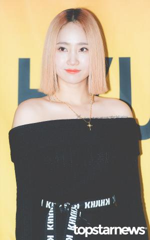 [HD포토] 핫펠트(HA:TFELT) 예은, ‘가슴 위 타투 라인에 맞춰 내린 오프숄더 원피스’