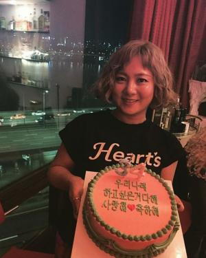 ‘놀라운 토요일’ 박나래, 나래바에서 생일파티…케익 속 문구는 ‘나래 하고싶은거 다 해’