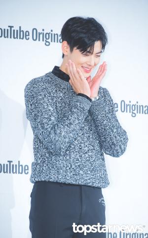 [HD포토] 아스트로(ASTRO) 차은우, ‘수줍은 미소’ (탑매니지먼트)