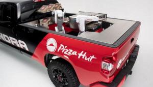 피자헛, 따뜻한 피자 위해 집 앞에서 즉석조리 가능한 배달 트럭 공개…‘피자는 따뜻할 때 먹어야 제맛’