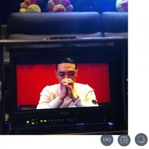 ‘쇼미더머니 777’(트리플세븐) 비와이(BewhY), 최근 근황보니 촬영 중…‘기도하는 포즈?’