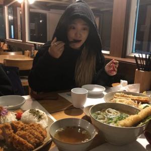 ‘제주한류페스티벌’ 레드벨벳(Red Velvet) 예리, 제주도 맛있는 음식 즐기는 중…“다 먹을래”