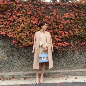 윤진이, 귀티나는 가을 코트 패션…‘왜이렇게 예쁠까요’