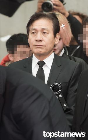 [HD포토] 故 신성일 발인식 안성기, ‘비통한 마음’